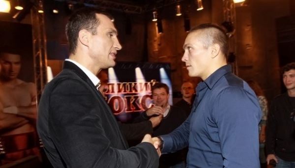 Александр Усик рассказал, общается ли он с Владимиром Кличко перед боем с Джошуа