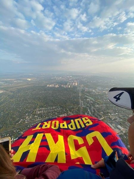 Лучший выезд сезона: фанаты ЦСКА прилетели в Тулу на воздушном шаре